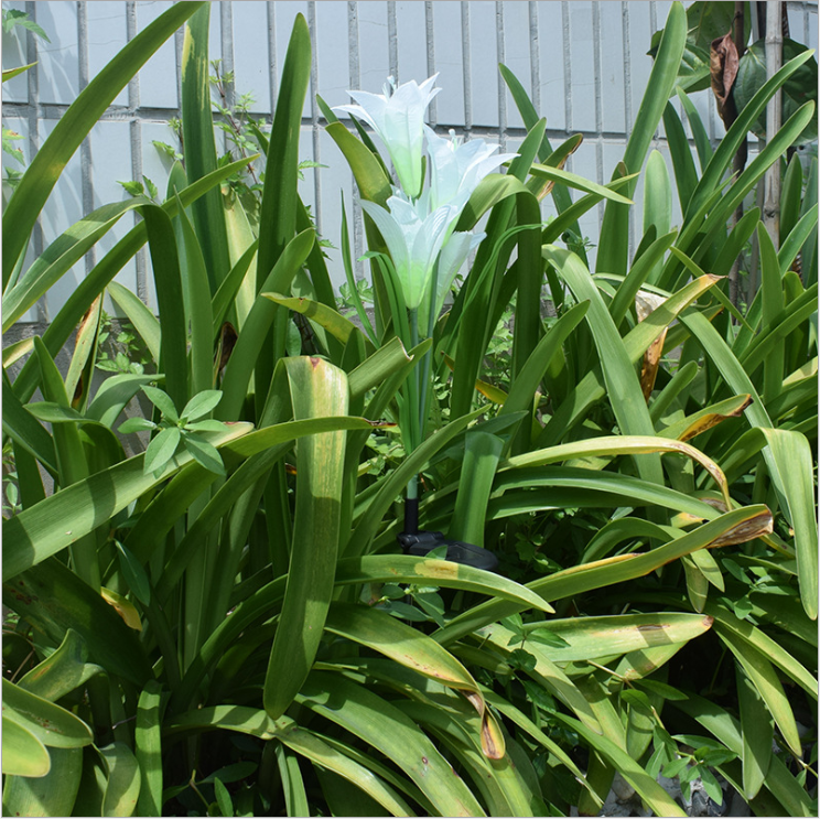 Outdoor Solar LED Lily Flower Stake Lights for Garden